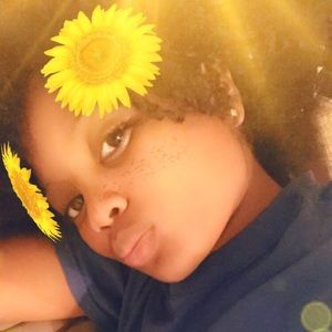 Meet your Posher, Allia